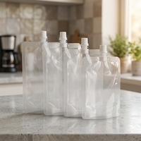 Pochette souple transparente personnalisée en PE avec bec verseur pour emballage sécurisé de liquides (eau minérale, boissons énergisantes, jus) – Faible MOQ