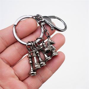 Porte-clés en métal personnalisé avec échiquier et pièces d'échecs en émail 3D, souvenir pour club de fans, pendentif de voiture, porte-clés d'échecs international - Product Image 3