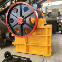 Concasseur à mâchoires PE150x250 pour l'extraction de l'or, machine de concassage de pierres à haute efficacité avec plaque de mâchoire résistante à l'usure