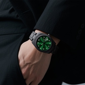 Montre en plastique de style professionnel AliExpress Lao, mouvement à quartz, cadran lumineux, résistante à l'eau 10m, commerce extérieur transfrontalier - Product Image 4