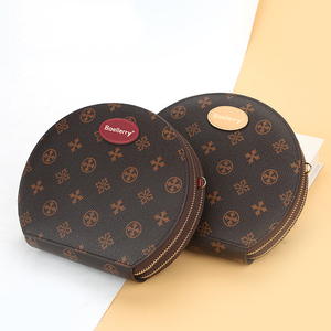 ベラリー 新型 ラウンド 四つ葉のクローバー ダブルジッパーバッグ ショルダーストラップ付き レディース スマホと財布用 - Product Image 3