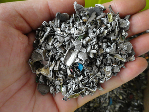 Broyeur métallique à moteur à engrenages avec lames à marteaux pour <span class=keywords><strong>le</strong></span> <span class=keywords><strong>recyclage</strong></span> des canettes en aluminium et des tôles d'<span class=keywords><strong>acier</strong></span> - Product Image 3