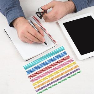 Bán buôn đa kích thước màu sắc A4 Kích thước PVC xoắn ốc cuộn dây ràng buộc Vòng duy nhất vòng dây 1/4 "PVC nhựa duy nhất cuộn dây xoắn ốc RÀNG BUỘC - Product Image 5