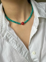 Collier personnalisé à faible MOQ avec perles rondes multicolores, pierres naturelles, perles baroques et éclats de pierres précieuses, bijoux de mode quotidiens pour marque privée