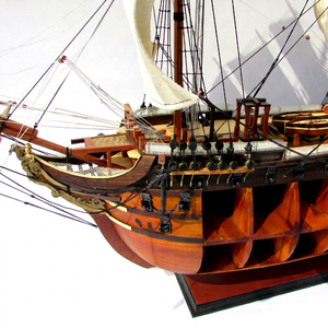 Maquette de bateau en bois HMS Victory, artisanat européen, peinte à la main, décoration nautique pour la maison, cadeau original avec 16 supports pour bouteilles de vin - Product Image 1