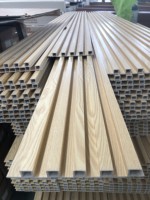 Panel de Pared de Listones Acanalados WPC, Superficie 3D, Impermeable, Resistente al Fuego y a los Arañazos, Decoración para el Hogar y Comercial con 5 Años de Garantía