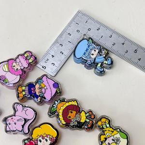 Perles acryliques en vrac à double face imprimées, motif personnage <span class=keywords><strong>de</strong></span> l'anime Strawberry Shortcake, pour stylos, sangles <span class=keywords><strong>de</strong></span> téléphone, et porte-badges DIY - Vente en gros - Product Image 2