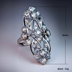 Anello Vintage Stile Reale con Diamante Sintetico e Motivo a Cristallo per Donne, Tono Argento, Regalo di Fidanzamento, Accessorio Moda per Uso Quotidiano e Feste - Product Image 5