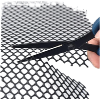 Rouleau de grillage hexagonal plat en PVC noir populaire et durable pour poulailler, clôture de jardin et barrière de balcon