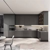 Meuble de cuisine moderne modulaire gris laqué en bois et verre avec éclairage LED intelligent, charnières à fermeture douce, robinet de salle à manger en résine résistante à l'eau
