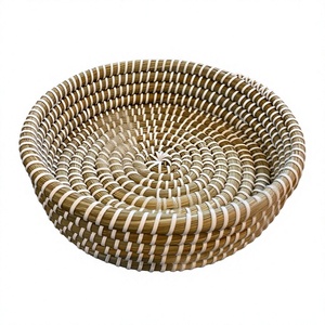 Panier en jonc de mer tressé à la main avec poignées, panier de rangement naturel tissé, plateau organisateur rustique pour la décoration intérieure - Product Image 2