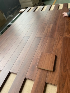 <span class=keywords><strong>Parquet</strong></span> en teck chinois <span class=keywords><strong>massif</strong></span> couleur <span class=keywords><strong>noyer</strong></span> noir, surface lisse, laqué UV, qualité AB, à joint mâle et femelle, <span class=keywords><strong>prix</strong></span> bas - Product Image 5