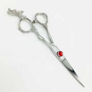 กรรไกรตัดผมตรงแบบญี่ปุ่นสแตนเลสสั่งทำขายส่ง รุ่นใหม่ กรรไกรตัดผมช่างตัดผมคมกริบ สีสันสดใส - Product Image 3