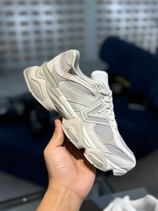 Los nuevos zapatos casuales para hombre B 9060 son zapatos de skate antideslizantes de moda que a menudo se usan como zapatos deportivos para caminar. - Product Image 3