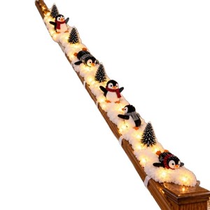 Guirlande de Noël moderne en plastique alimentée par piles pour rampe d'escalier avec lumières LED chaudes, texture neige, décor de table pingouin mignon - Product Image 6