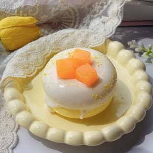 Nouveau design Jouet Squishy en TPR en forme de gâteau soufflé au fromage et aux fraises, Balle anti-stress à presser en forme de dessert simulé pour filles, Vente en gros - Product Image 4