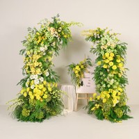 Kunstmatige geel-oranje herfstbloemen boogarrangement, zijden bloemenkrans voor bruiloft achtergronddecoratie