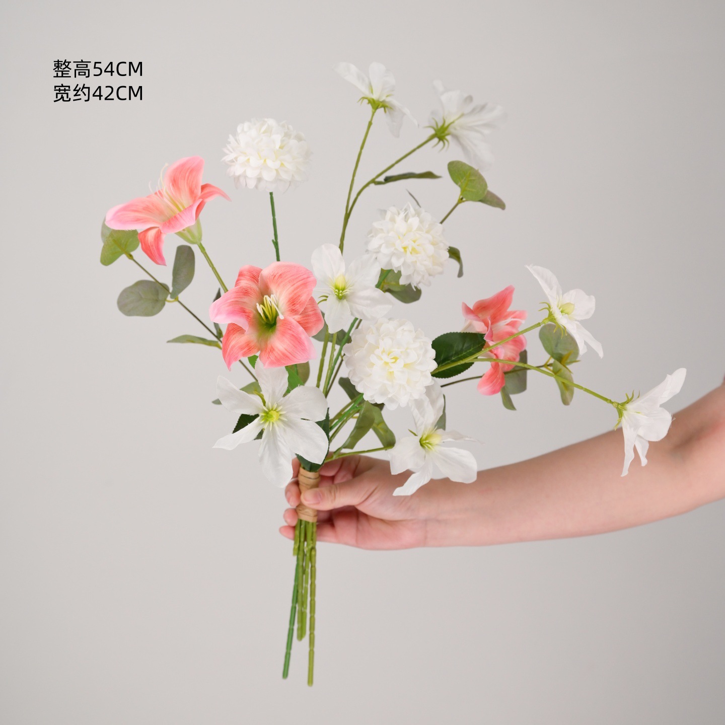 Bouquet d'ampoules d'amarillis rose et de pissenlit blanc