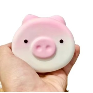 Figurines créatives en forme de cochon réaliste et mignon, jouets anti-stress souples à rebond lent, vente en gros. - Product Image 4