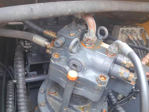 Excavatrice sur chenilles hydraulique d'occasion XCMG Officielle XE215DA de 21 tonnes à vendre - Product Image 5