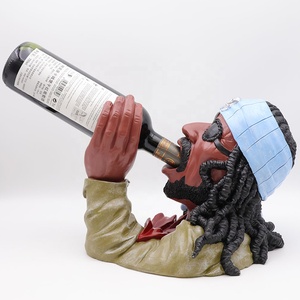 Tùy Chỉnh Thiết Kế Mới Trang Trí Nội Thất Nhựa Chai Rượu Vang Giá Polyresin Skull Turbanned Dreadlocks blinder Cướp Biển Rượu Vang Giữ Chai - Product Image 4