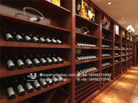 Vin rouge de magasin de vin, dernier modèle de luxe, mécanisme de courses, conception de support à verres suspendus, armoire en bois, installation pour nouvelles magasins de liqueur