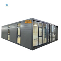 Maison conteneur pliable durable avec plans de 5 chambres, utilisation hôtelière, design moderne du milieu du siècle, construction en panneaux sandwich