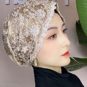 Bonnet Hijab Perlé Fait Main Musulman - Voile Brodé Haut de Gamme avec Perles pour Usage Quotidien - Product Image 1