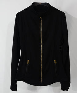 Chaqueta de yoga cremosa personalizable para mujer con cremallera completa - Chaqueta deportiva ajustada con cremalleras doradas, elástica para gimnasio y uso diario - Product Image 5