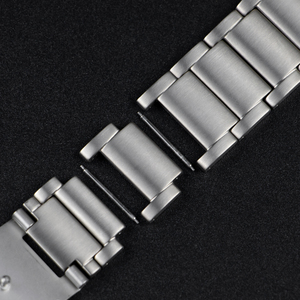 <span class=keywords><strong>Bracelet</strong></span> en titane pour <span class=keywords><strong>Apple</strong></span> <span class=keywords><strong>Watch</strong></span> Ultra Band 49mm <span class=keywords><strong>Bracelet</strong></span> de montre en <span class=keywords><strong>acier</strong></span> 38 44 40mm Luxury Series 8 7 6 5 4 SE <span class=keywords><strong>Bracelet</strong></span> en métal pour IWatch - Product Image 5