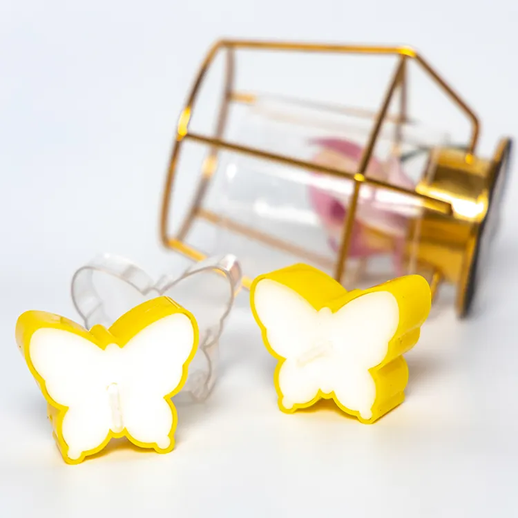 Sevimli kelebek plastik tealight mum kavanozu mum yapımı için boş tealight tutucu