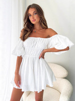 Robe courte blanche pour femme, épaules dénudées, manches courtes bouffantes, taille froncée, coupe évasée, idéale pour les vacances et les soirées