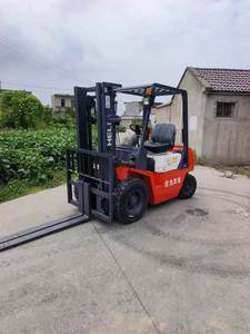 Heli FD25 Outils de levage de chariot élévateur diesel de 2.5 tonnes Machine d'occasion avec 3 mâts Expédition rapide Bonne condition - Product Image 6