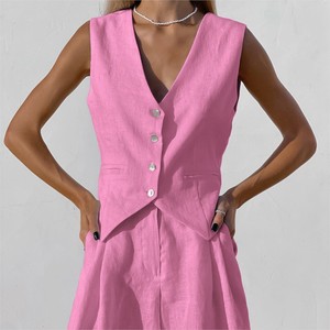 طقم نسائي أنيق وعصري من قطعتين من الكتان والقطن، صدرية بدون أكمام وشورت للصيف - Product Image 6