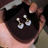 Nouvelles boucles d'oreilles en coquillages naturels incrustés, 6-7 mm, perles d'eau douce naturelles de haute qualité, magnifique cadeau pour fille