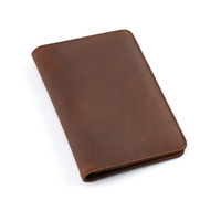 Cadeau de voyage en cuir véritable Crazy Horse vintage personnalisé couverture de passeport personnalisée avec porte-cartes et logo personnalisé
