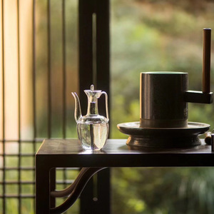Théière en verre transparent avec couvercle, petite théière résistante à la chaleur pour usage domestique, style dynastie Song, design à tenir à la main - Product Image 4