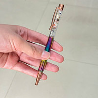 Stylo à bille artisanal en cristal de guérison des 7 chakras, avec des pierres précieuses mélangées à l'intérieur, artisanat en cristal fait à la main