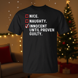 T-shirt de Noël « Joli, coquin, innocent jusqu'à preuve du contraire » – Cadeau promotionnel de Noël pour hommes et femmes - Product Image 3