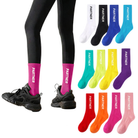 Chaussettes de sport en tube à logo personnalisé OEKO Tex100, jacquard, respirantes, anti-humidité, couleur unie, vente en gros