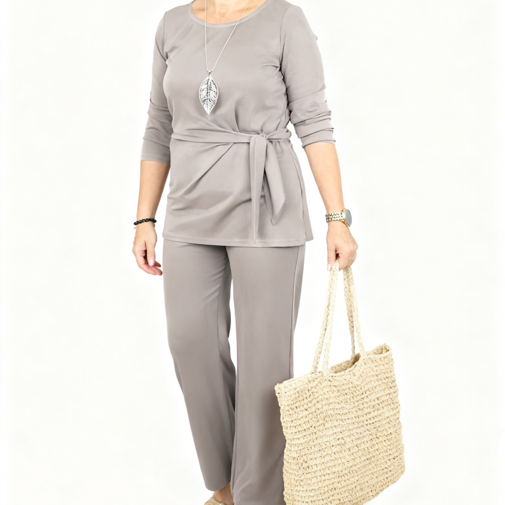 สีน้ำตาลอ่อน