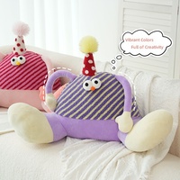 Cojín de Peluche con Diseño de Bigfoot, Almohada Decorativa de Lana de Cordero, Relleno de Algodón PP Personalizable, Soporte Lumbar para Sofá