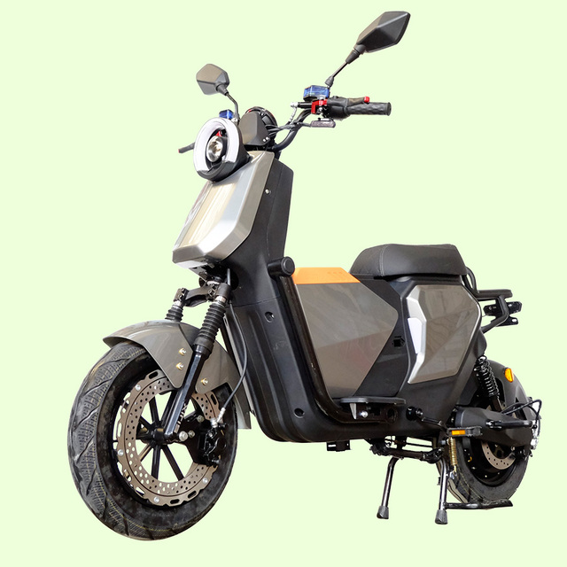 China Wholesale High Performance Brushless Motor Electric Scooter with Payment 450W-800W Motor Power 40-60km Range
