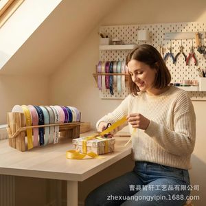 Organizador de cintas de madera para montaje en pared con ganchos de pegboard para almacenamiento en la sala de manualidades - Product Image 3