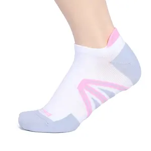 Wholesale Sports Low Cut Tab Running Socks Seamless Knitted Ankle No Show Athletic Socks for Men Summer 20 Socks Football