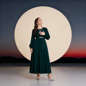 Robe Abaya élégante personnalisée avec strass thermocollants en polyester pour femmes musulmanes au Moyen-Orient, vente en gros - Product Image 2