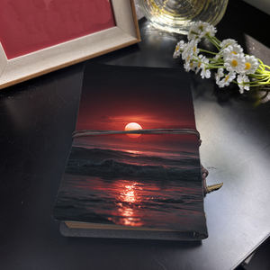 Cuaderno hecho a mano A6 con cierre de corbata Vintage 160 páginas Gran regalo de cumpleaños para prometido E con Sun Sea Waves y Red Sky Prin - Product Image 3