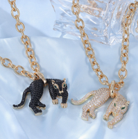 Collier Pendentif Léopard Animal en Zircon Tendance Hip-hop Personnalisé en Alliage de Cuivre avec Boîte, Design Religieux pour Femme - Cadeau d'Anniversaire