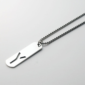 Colar de Letra Inicial da Moda por Atacado em Aço Inoxidável e Aço Titânio à Prova d'Água com Pingente Oco de A-Z - Product Image 4