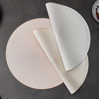 PVC ménage cuisine isolation thermique Western Table à manger tapis brocart plaque avec fond solide doré pour la décoration de Restaurant
